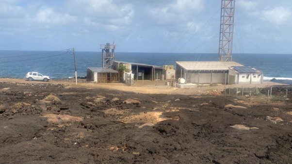 The University of Leeds mobile laboratory at the Cabo Verde Atmospheric Observatory during the PEROXY campaign.